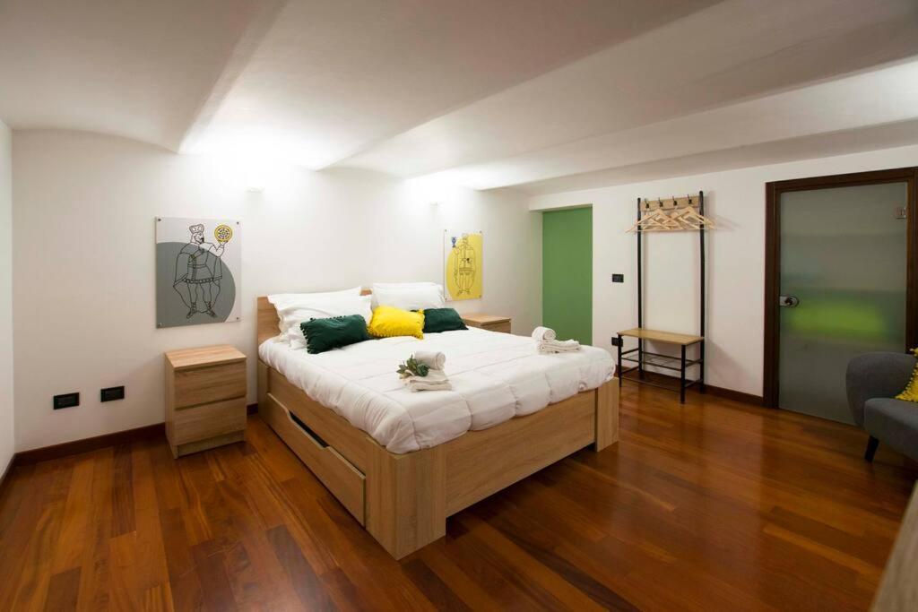 In Center Benni Apartment Palermo Luaran gambar