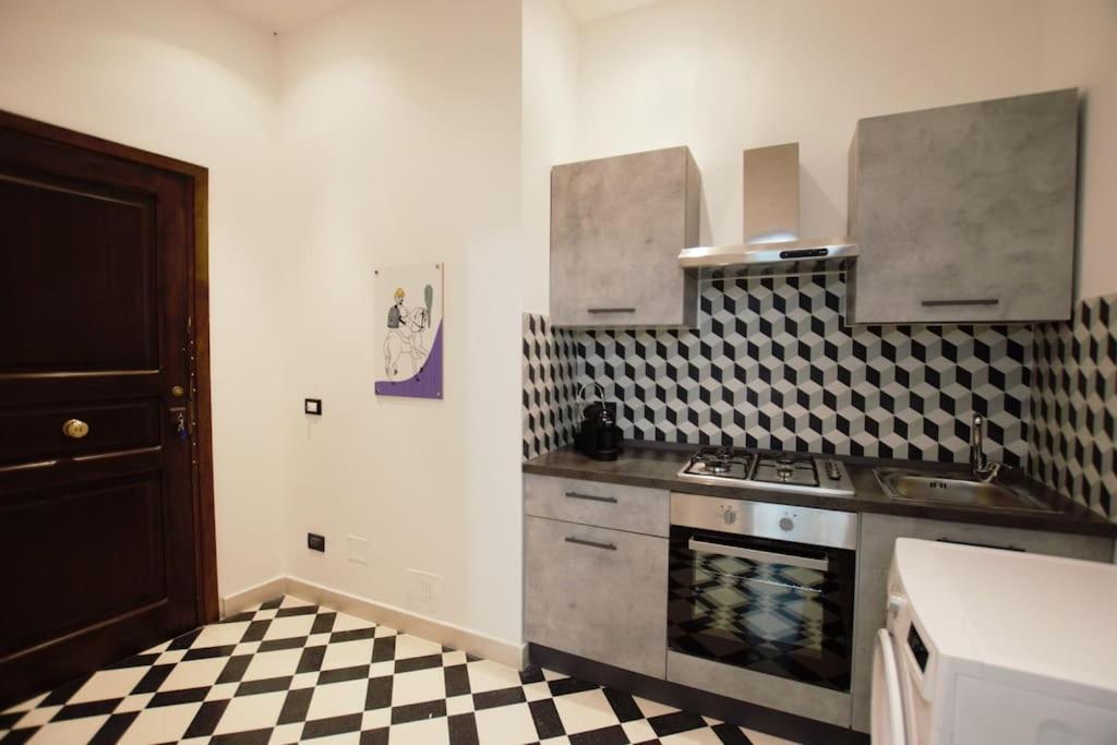 In Center Benni Apartment Palermo Luaran gambar