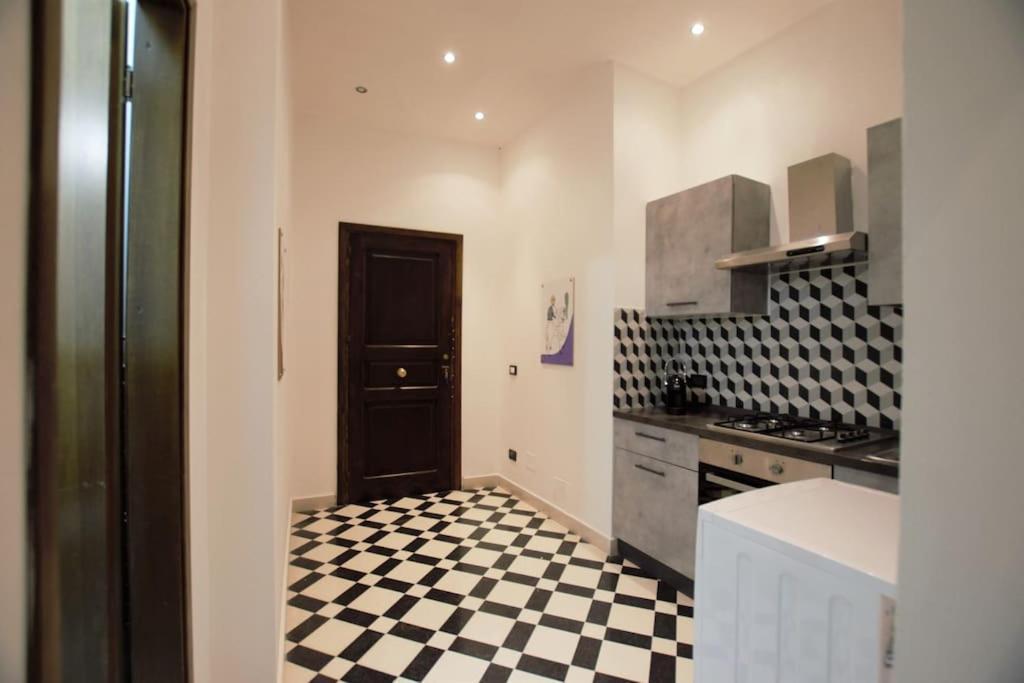 In Center Benni Apartment Palermo Luaran gambar