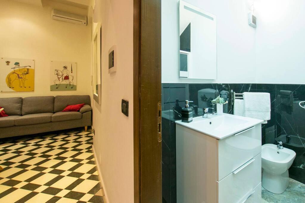 In Center Benni Apartment Palermo Luaran gambar